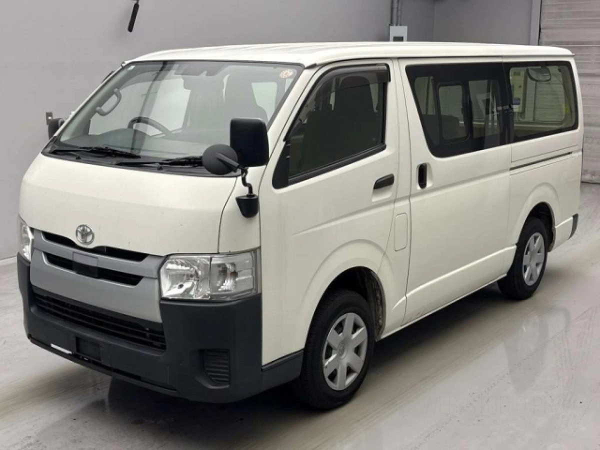 TOYOTA REGIUS ACE VAN