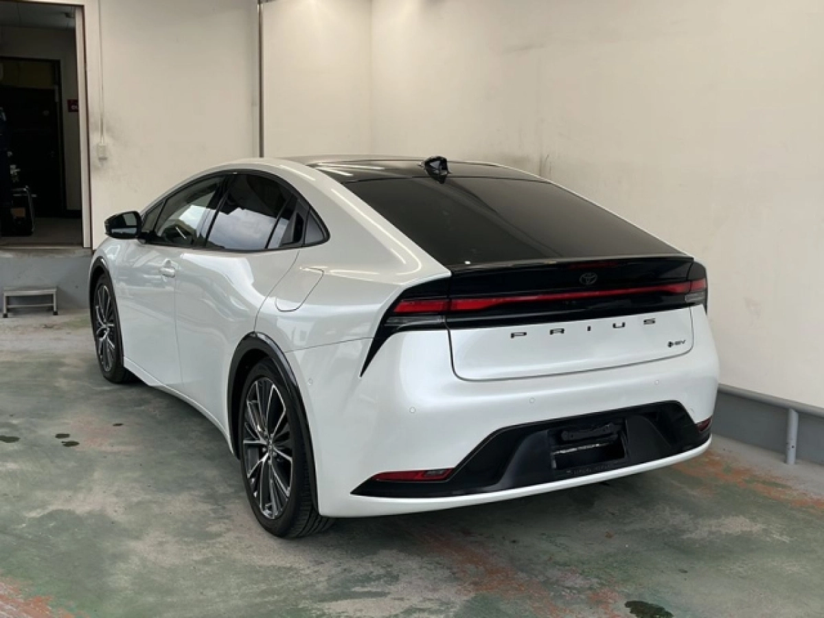 TOYOTA PRIUS