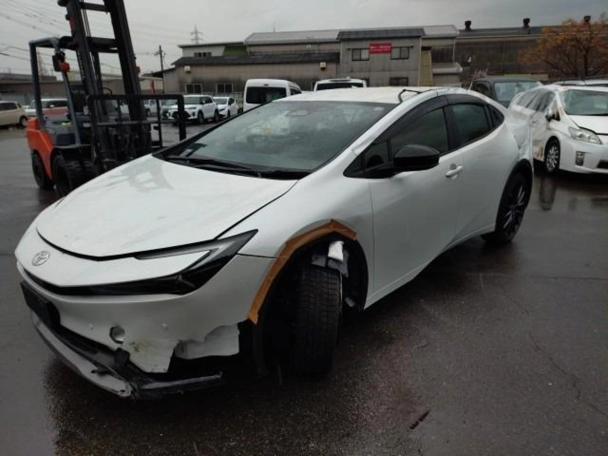 TOYOTA PRIUS MXWH60 2025