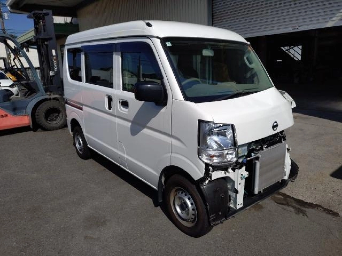 NISSAN CLIPPER VAN