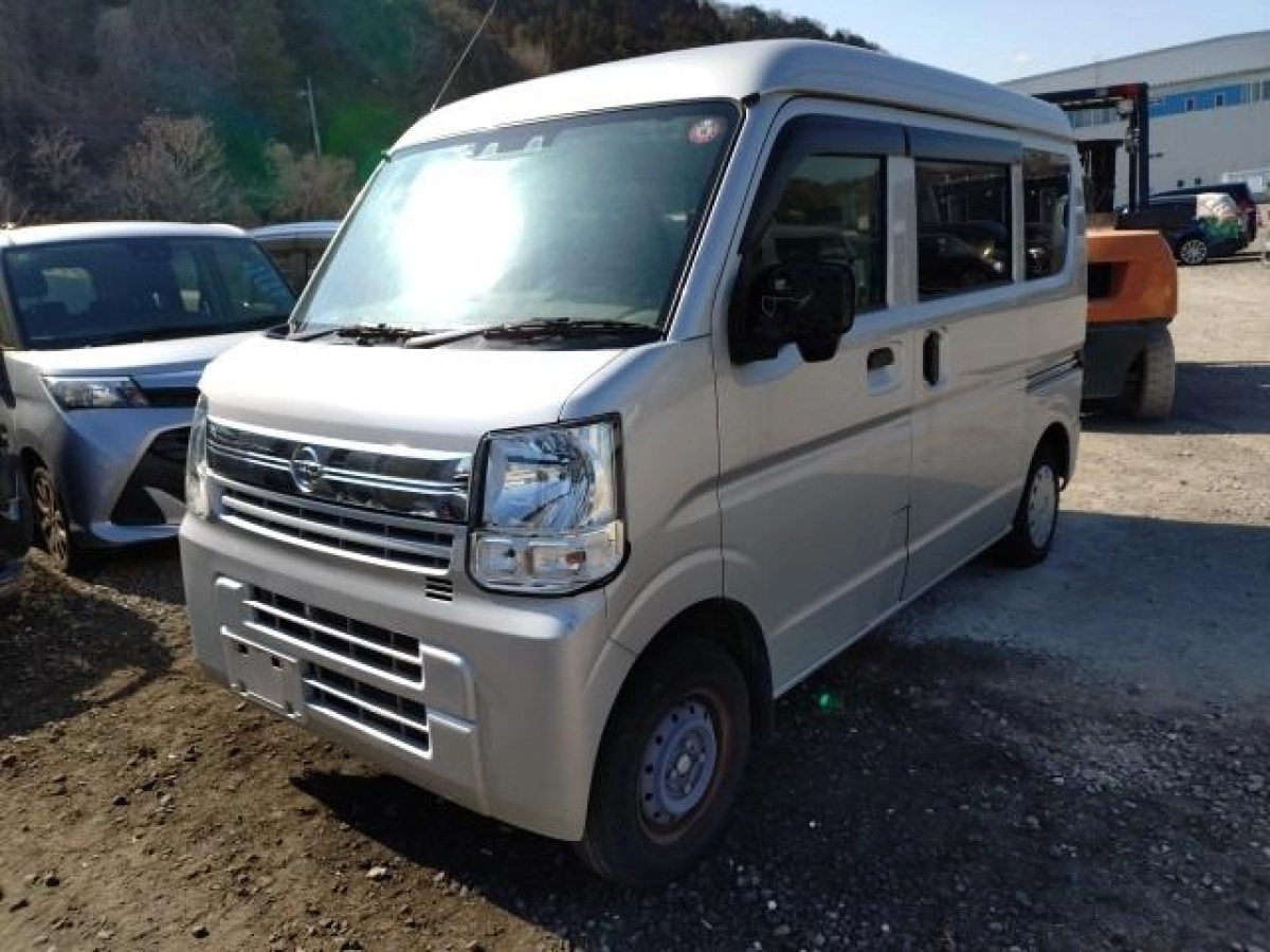 NISSAN CLIPPER VAN