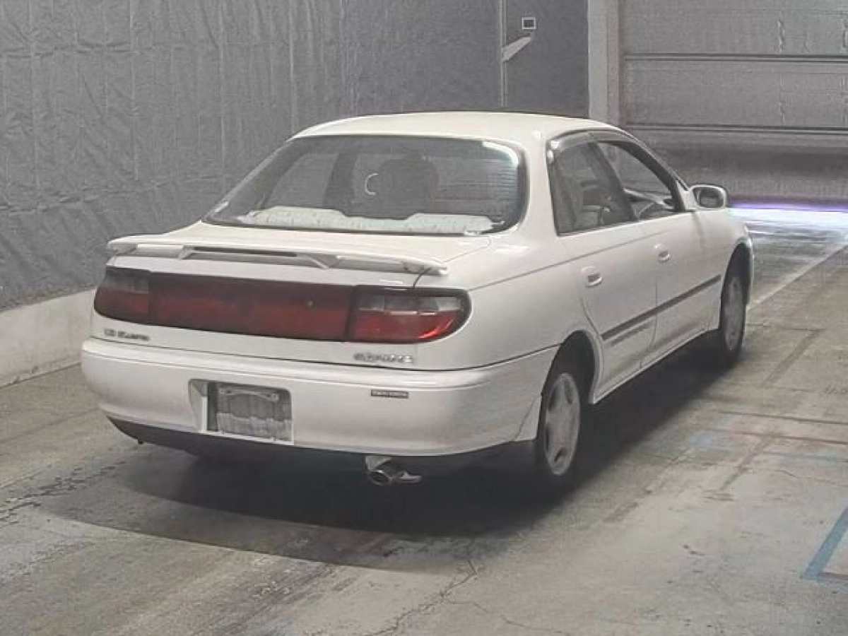 TOYOTA CARINA
