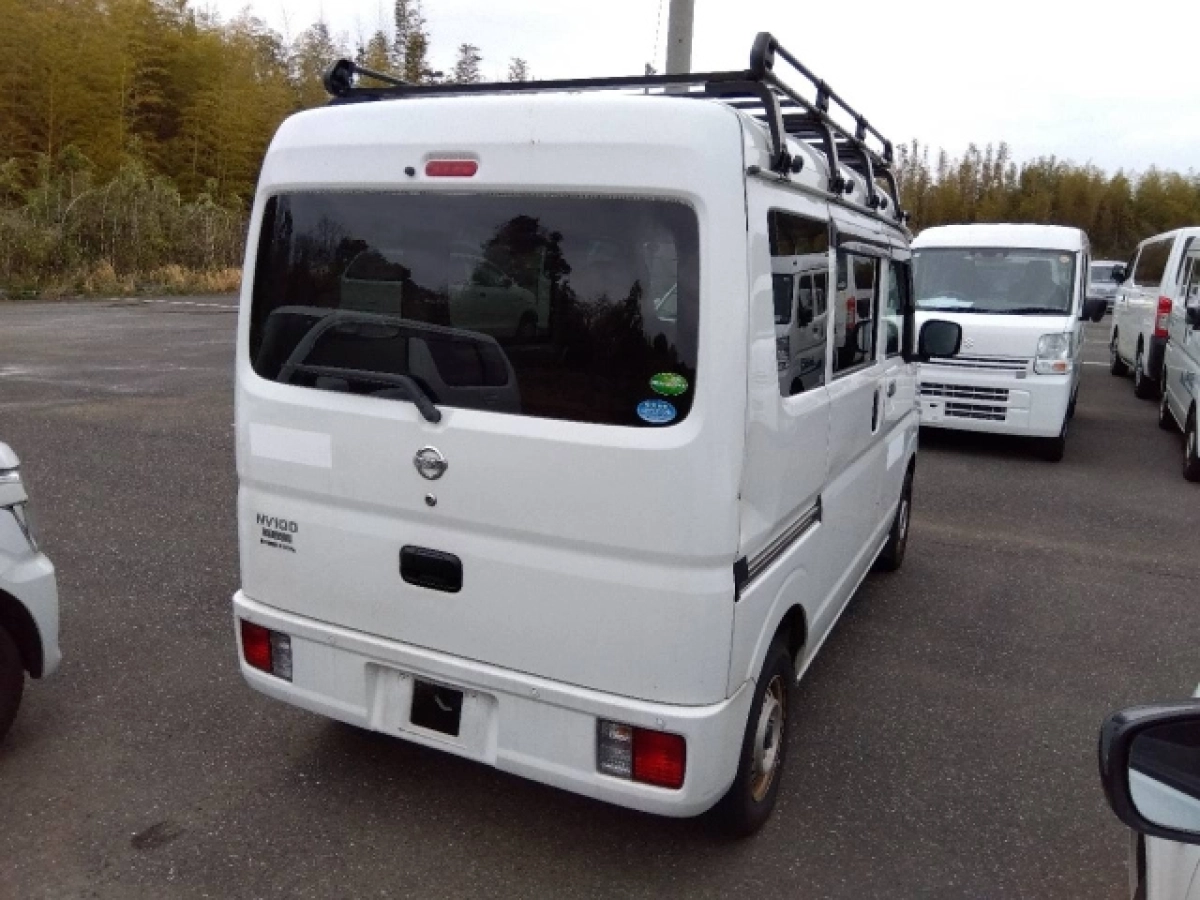 NISSAN CLIPPER VAN