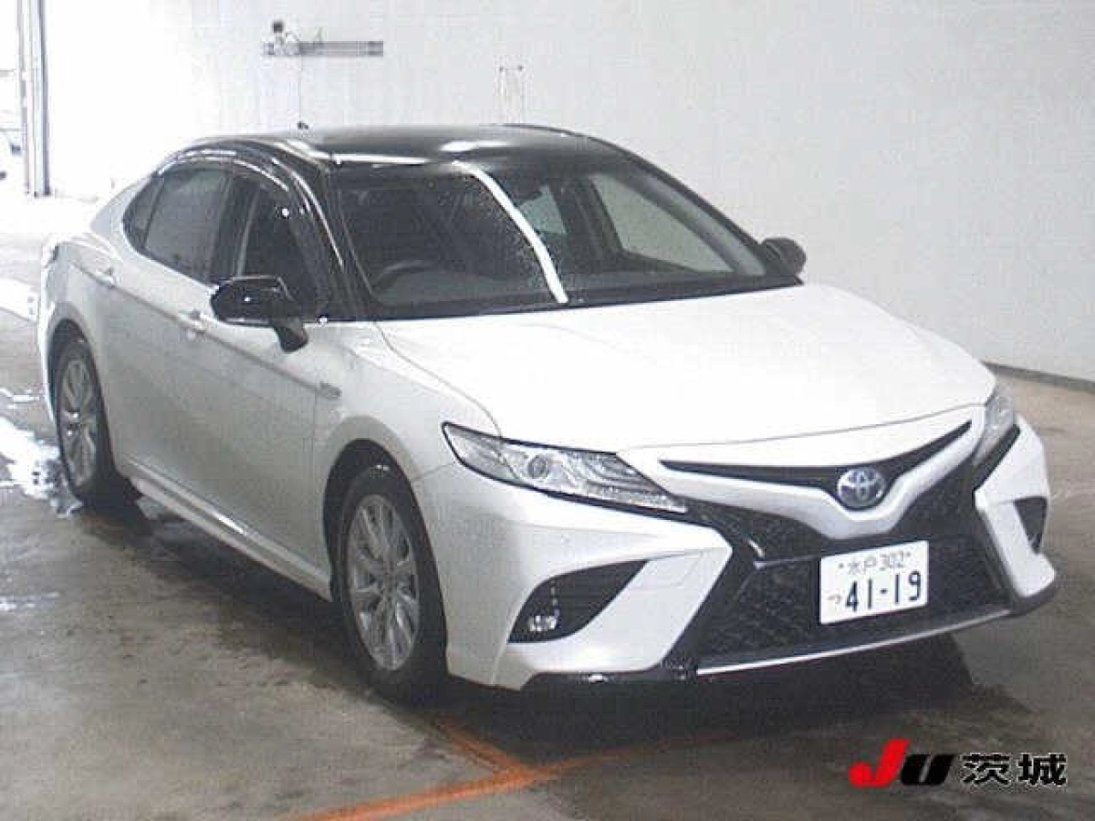 TOYOTA CAMRY