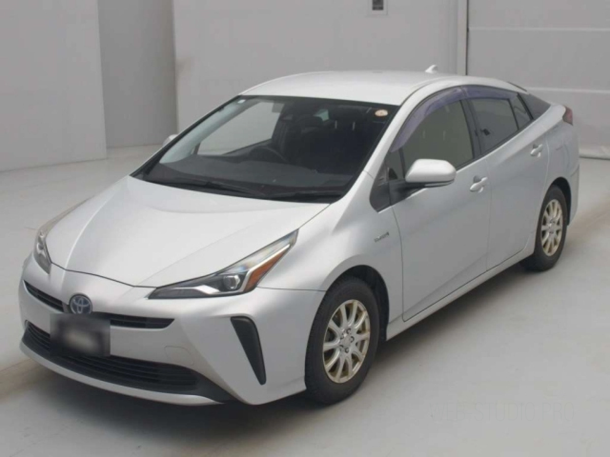 TOYOTA PRIUS ZVW55 2019