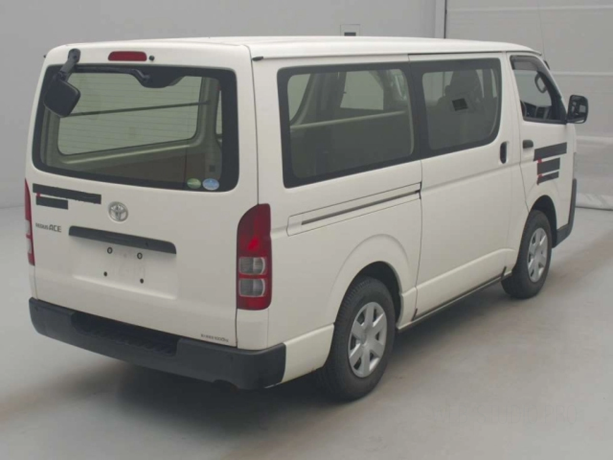 TOYOTA REGIUS ACE VAN