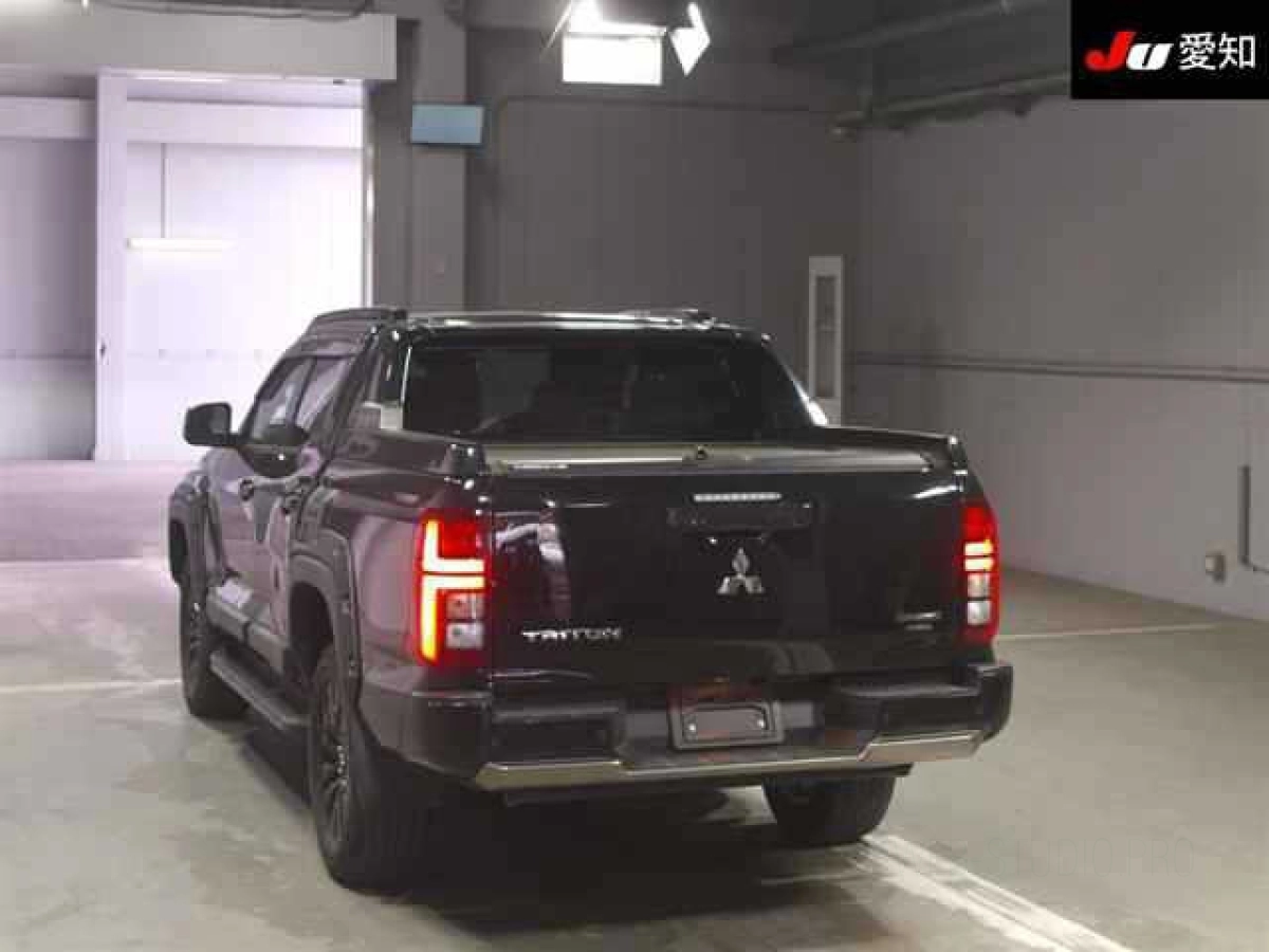 MITSUBISHI TRITON