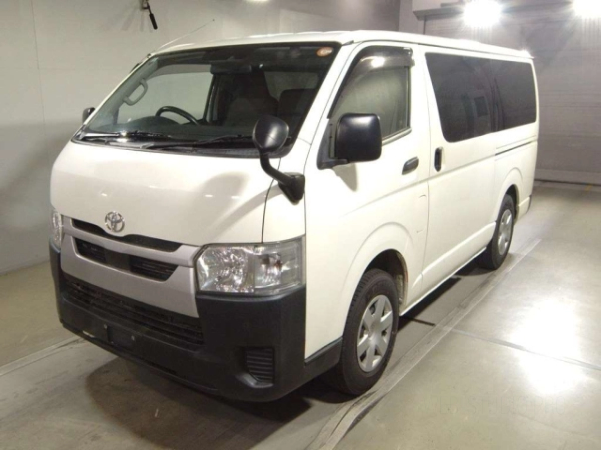 TOYOTA HIACE VAN GDH206V 2021