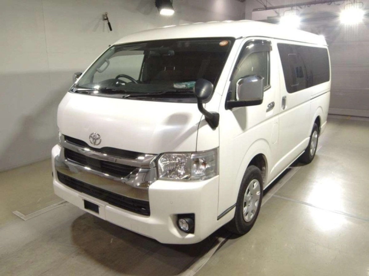 TOYOTA HIACE TRH219W 2021