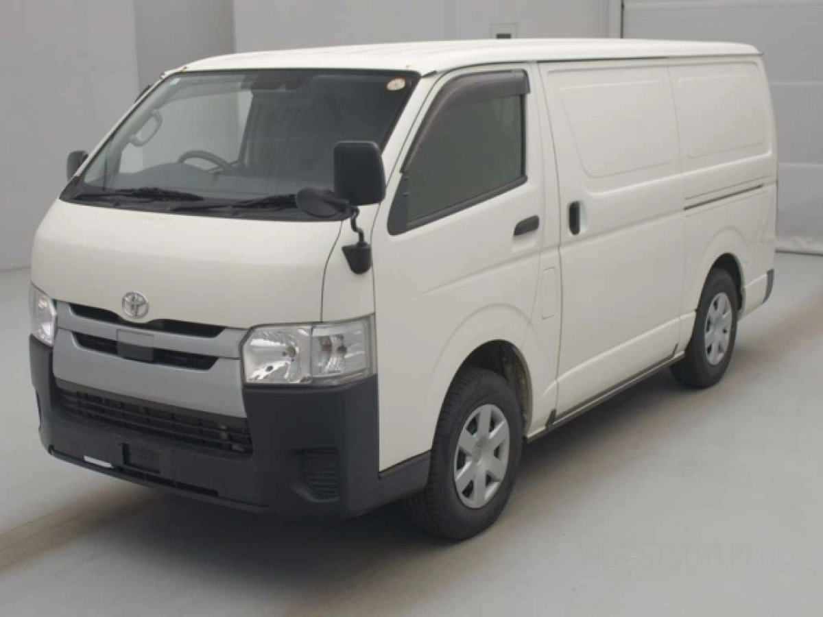 TOYOTA REGIUS ACE VAN
