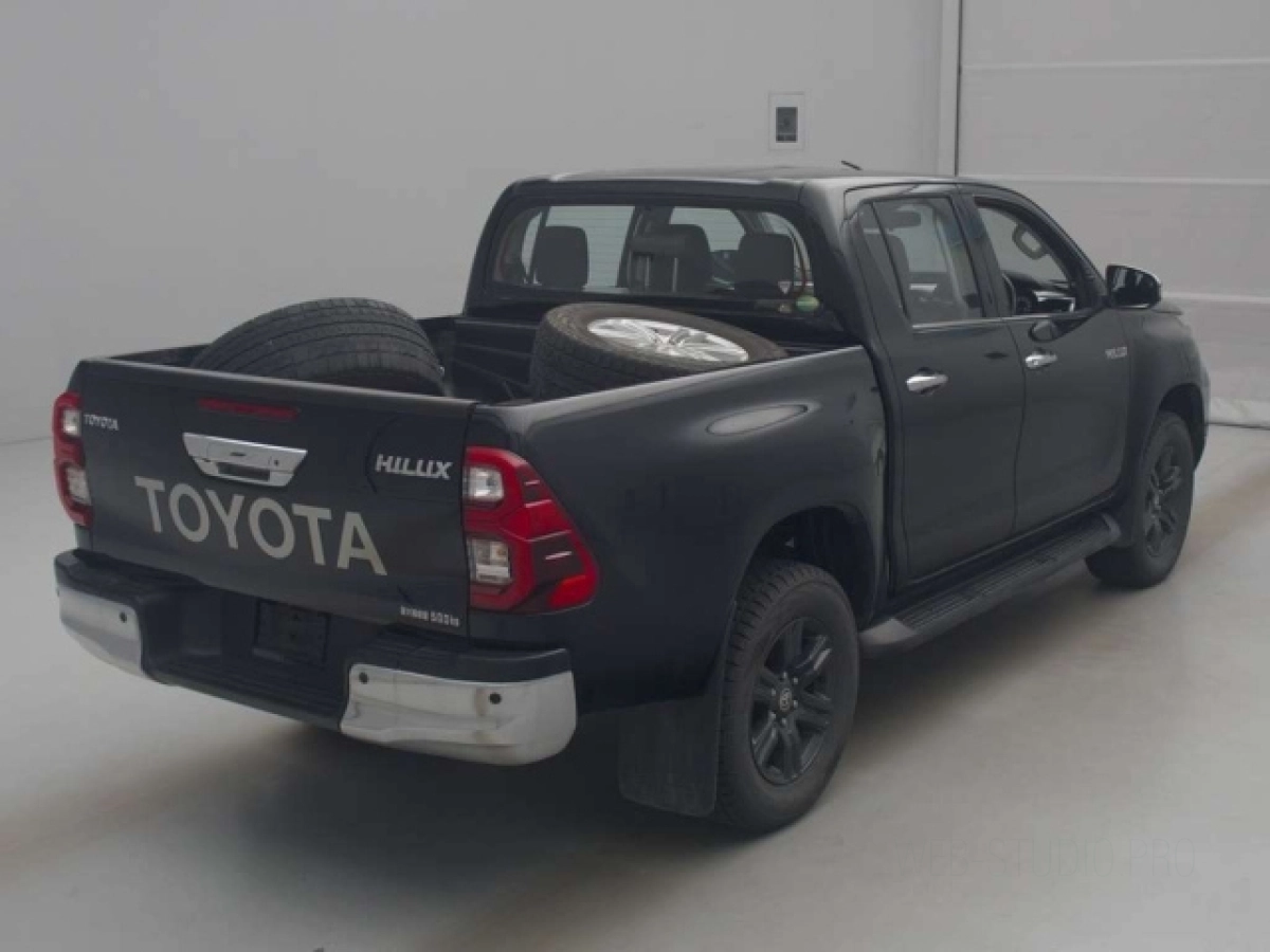 TOYOTA HILUX