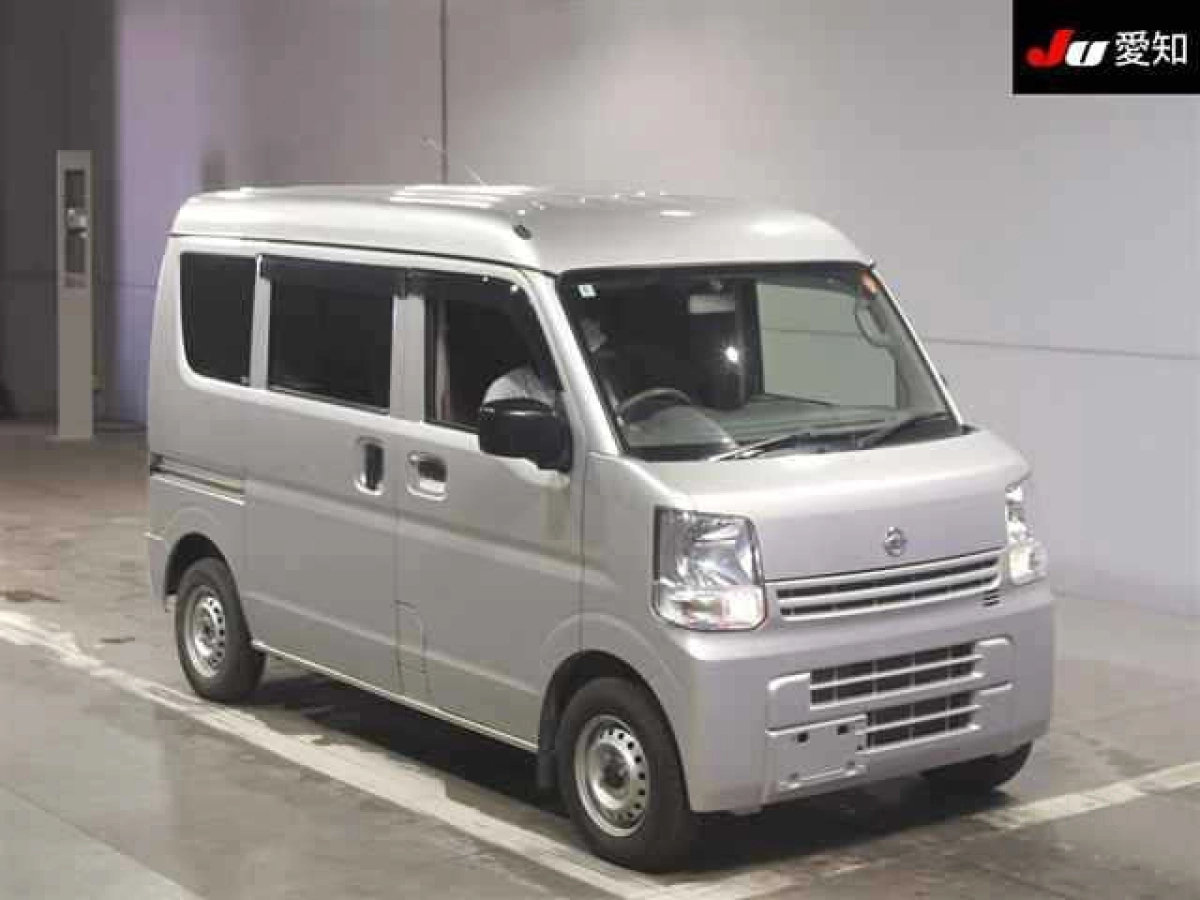NISSAN CLIPPER VAN