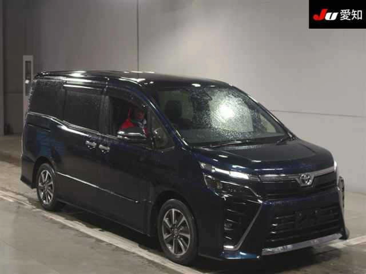 TOYOTA VOXY ZRR80W 2020