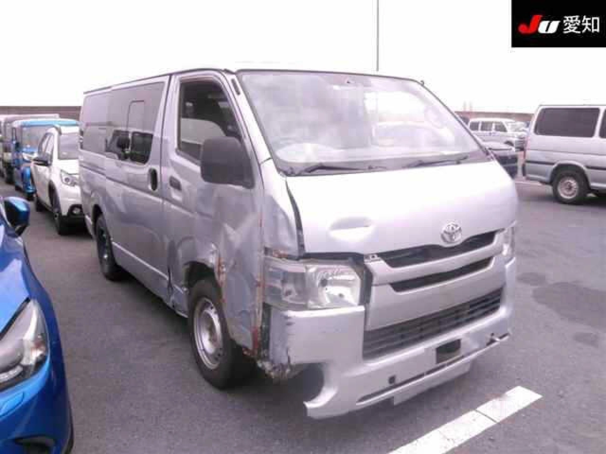 TOYOTA REGIUS ACE VAN