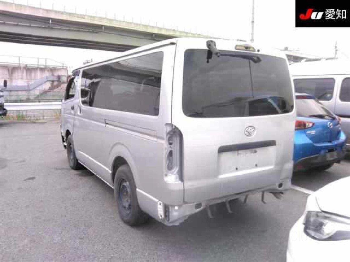 TOYOTA REGIUS ACE VAN