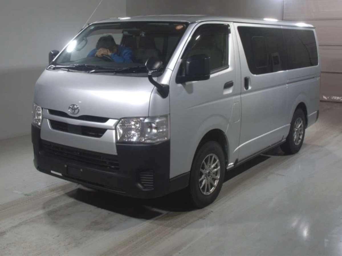 TOYOTA HIACE VAN GDH206V 2021
