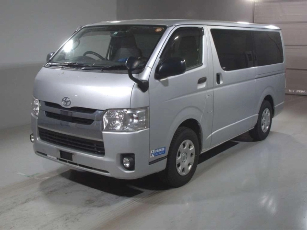 TOYOTA HIACE VAN GDH206V 2019
