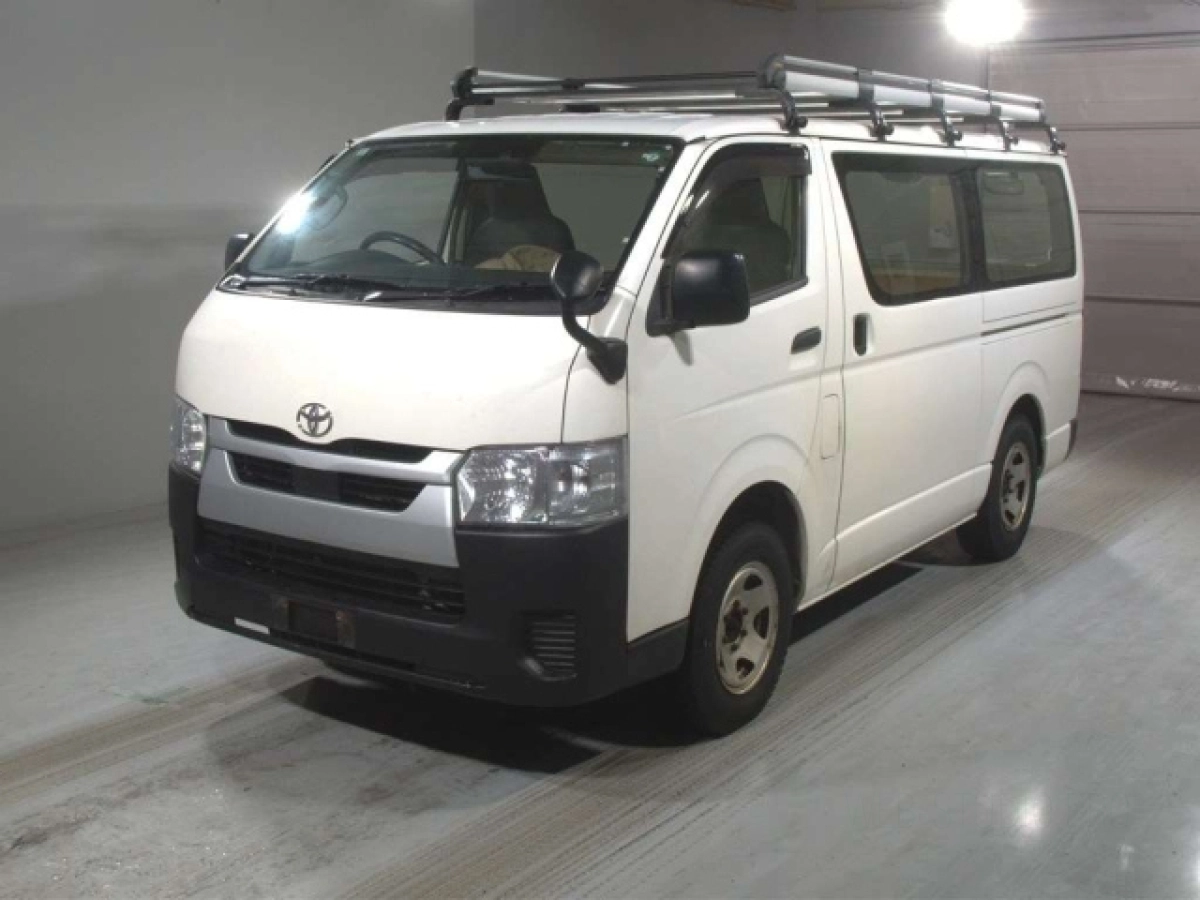 TOYOTA HIACE VAN GDH206V 2021