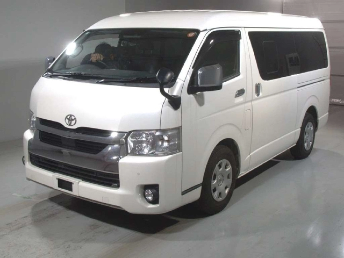 TOYOTA HIACE TRH214W 2020