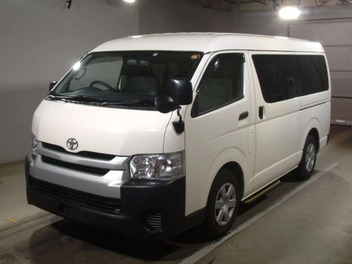 TOYOTA HIACE TRH214W 2020
