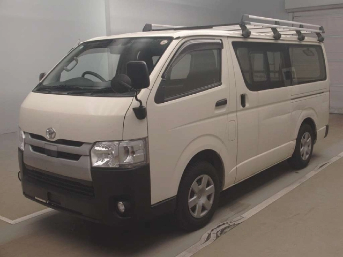 TOYOTA HIACE VAN GDH206V 2020