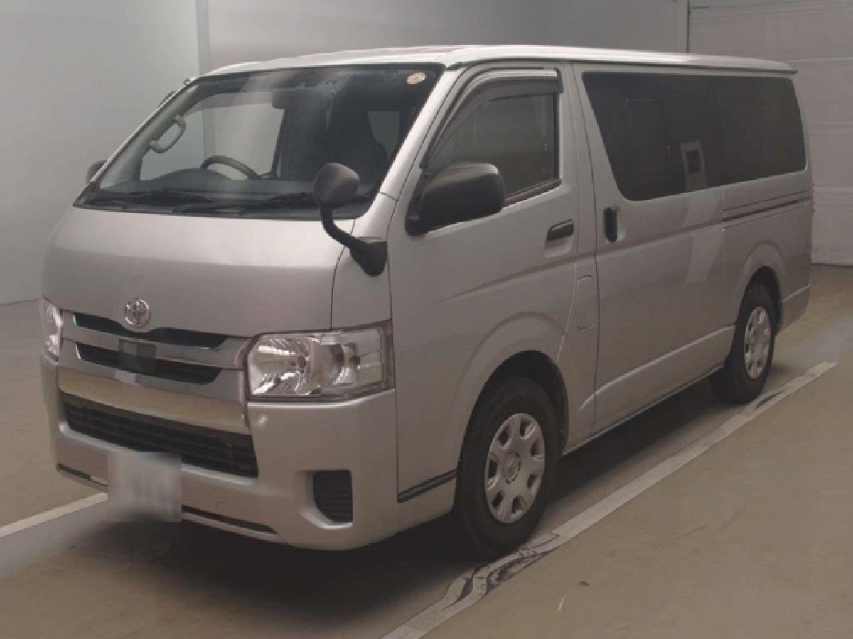 TOYOTA HIACE VAN TRH200V 2019