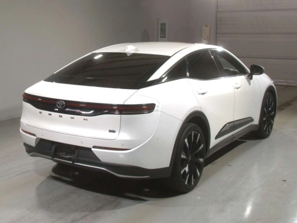 TOYOTA CROWN CROSSOVER
