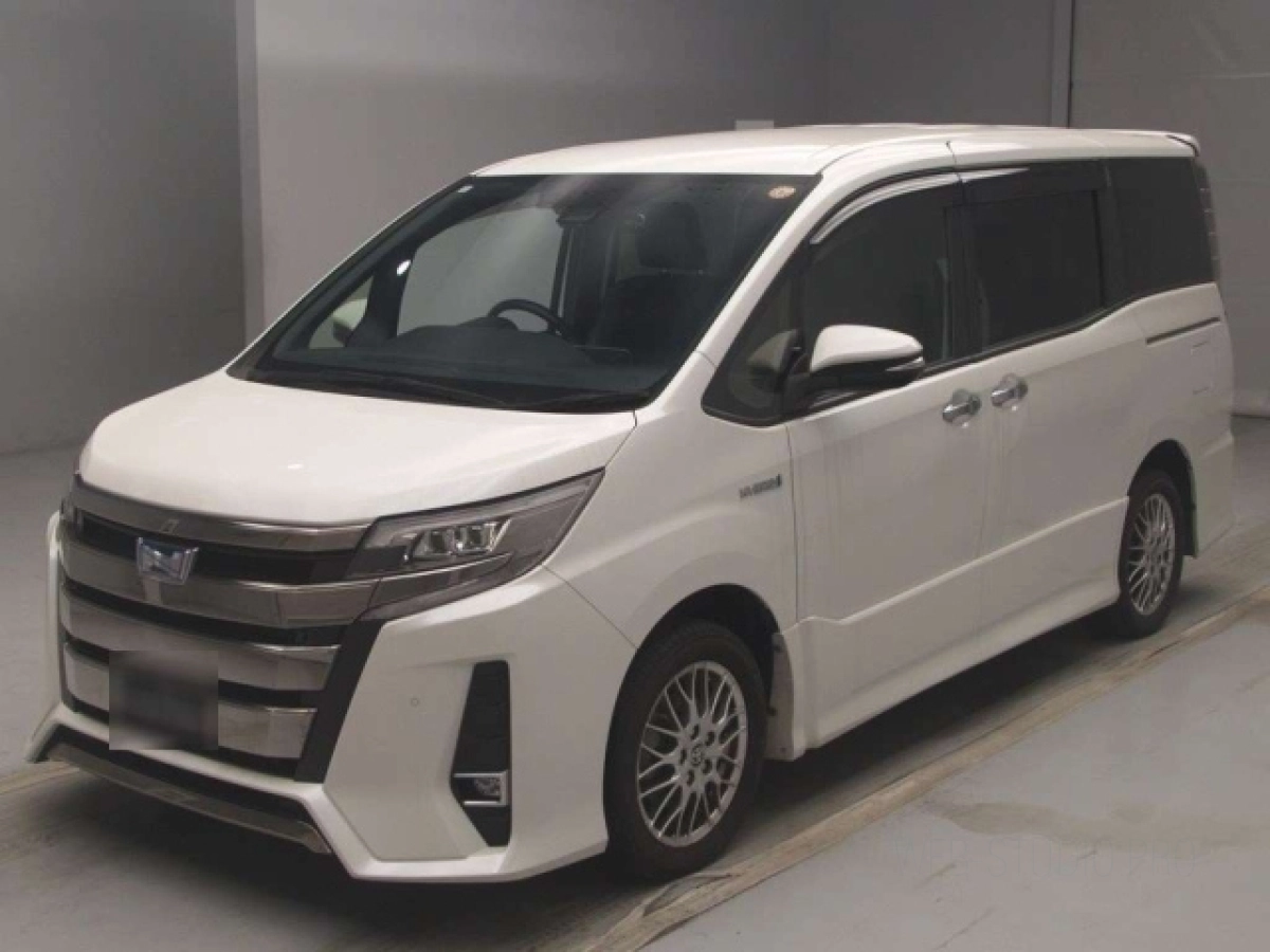 TOYOTA NOAH