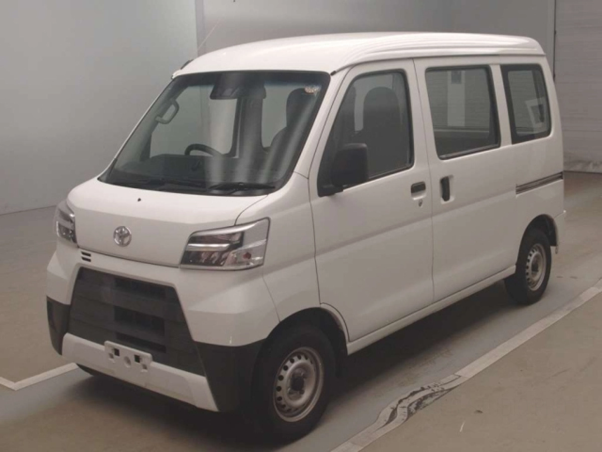 TOYOTA PIXIS VAN