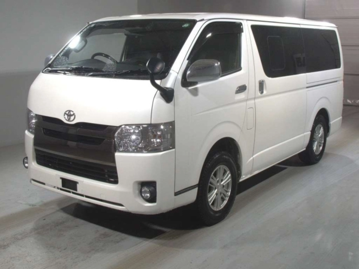 TOYOTA REGIUS ACE VAN
