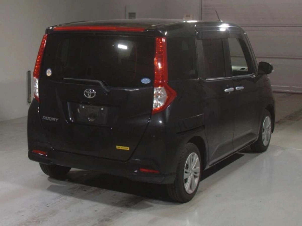 TOYOTA ROOMY