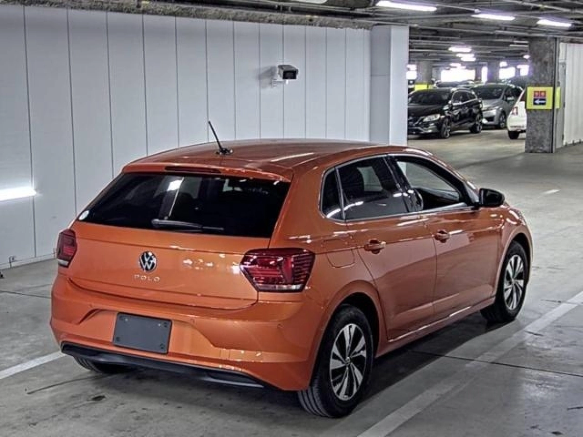 VOLKSWAGEN POLO