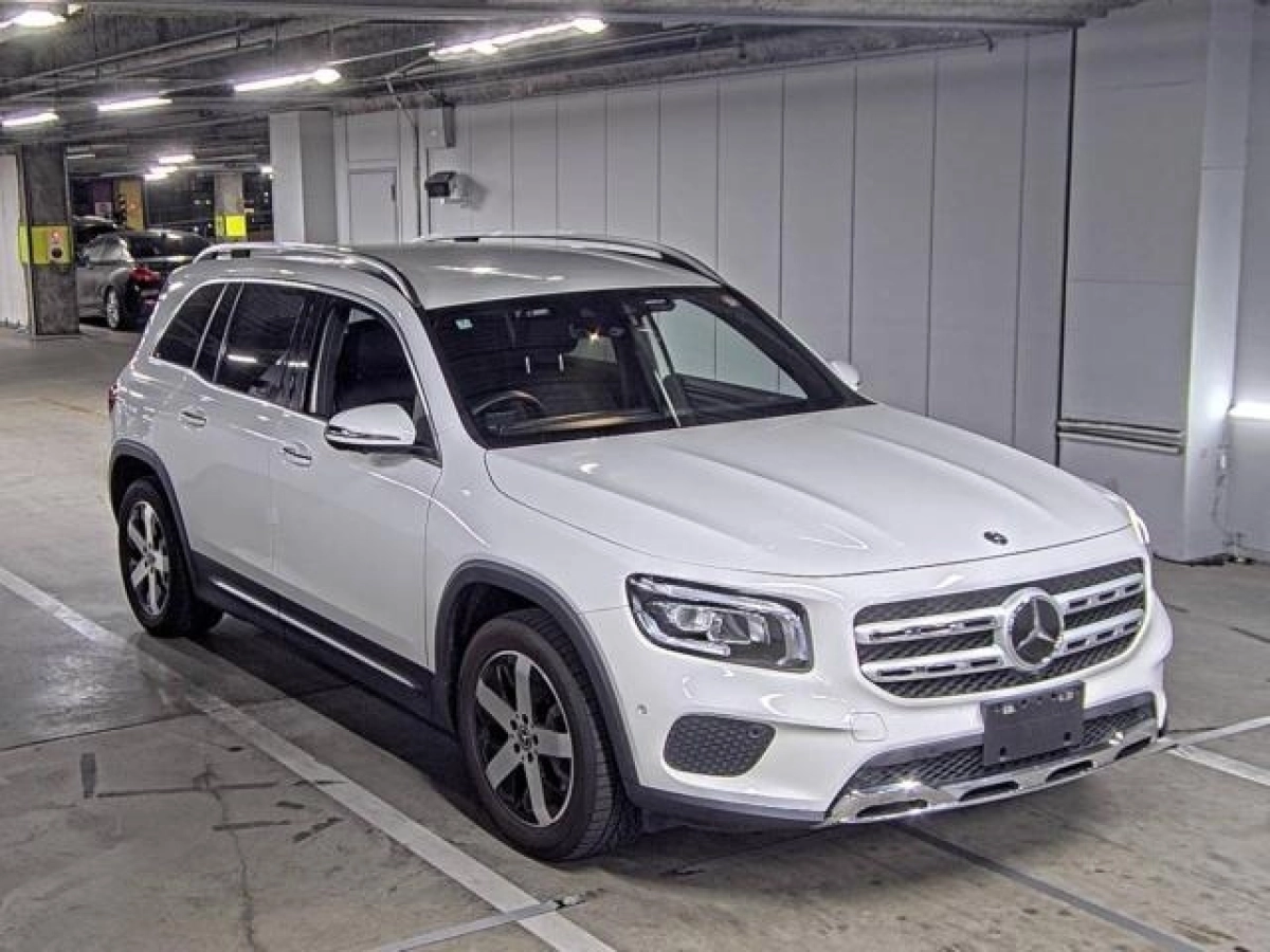 MERCEDES BENZ GLB