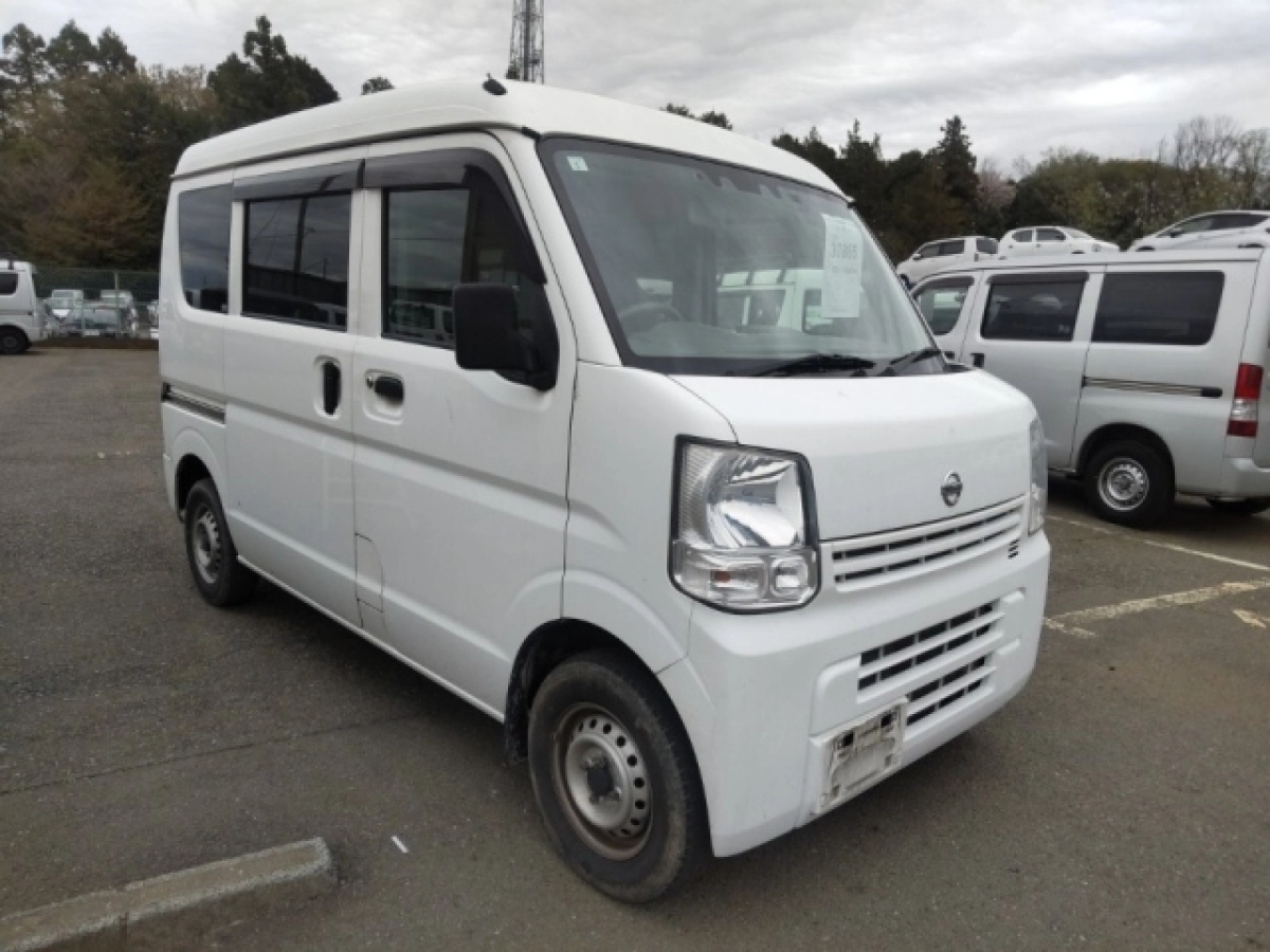 NISSAN CLIPPER VAN