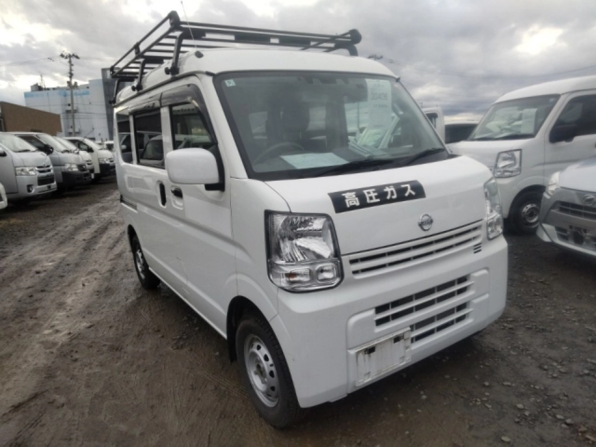 NISSAN CLIPPER VAN