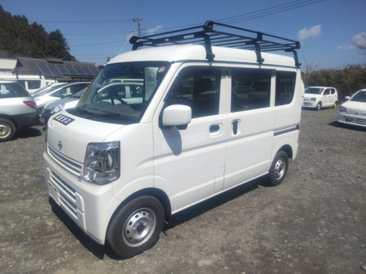 NISSAN CLIPPER VAN