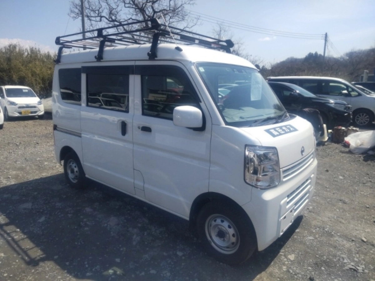 NISSAN CLIPPER VAN
