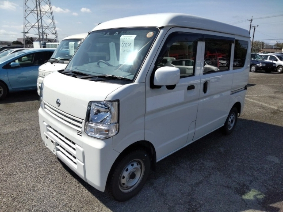 NISSAN CLIPPER VAN