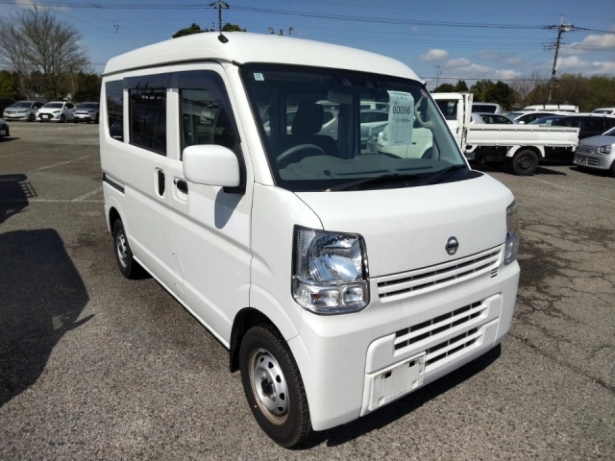 NISSAN CLIPPER VAN