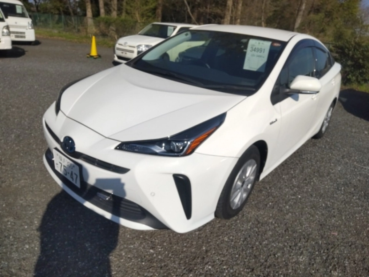 TOYOTA PRIUS