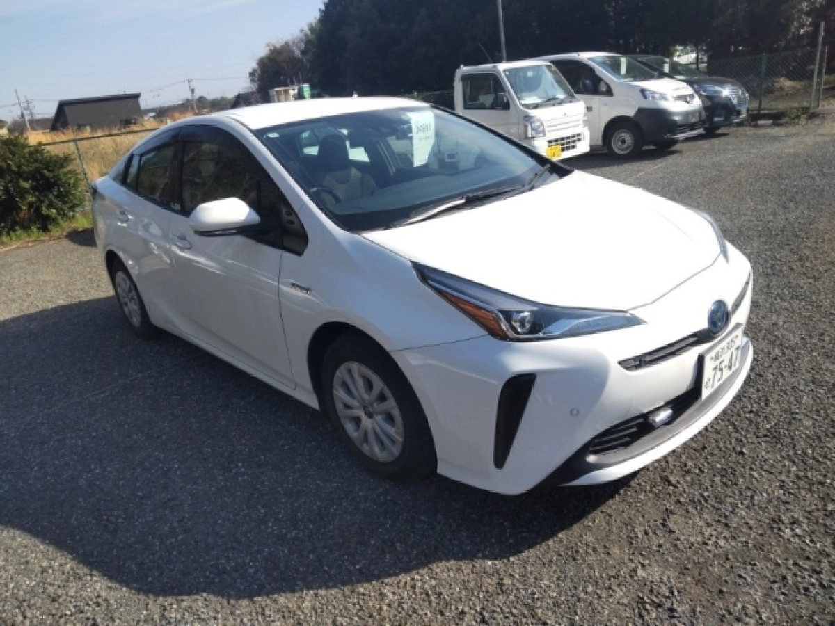 TOYOTA PRIUS