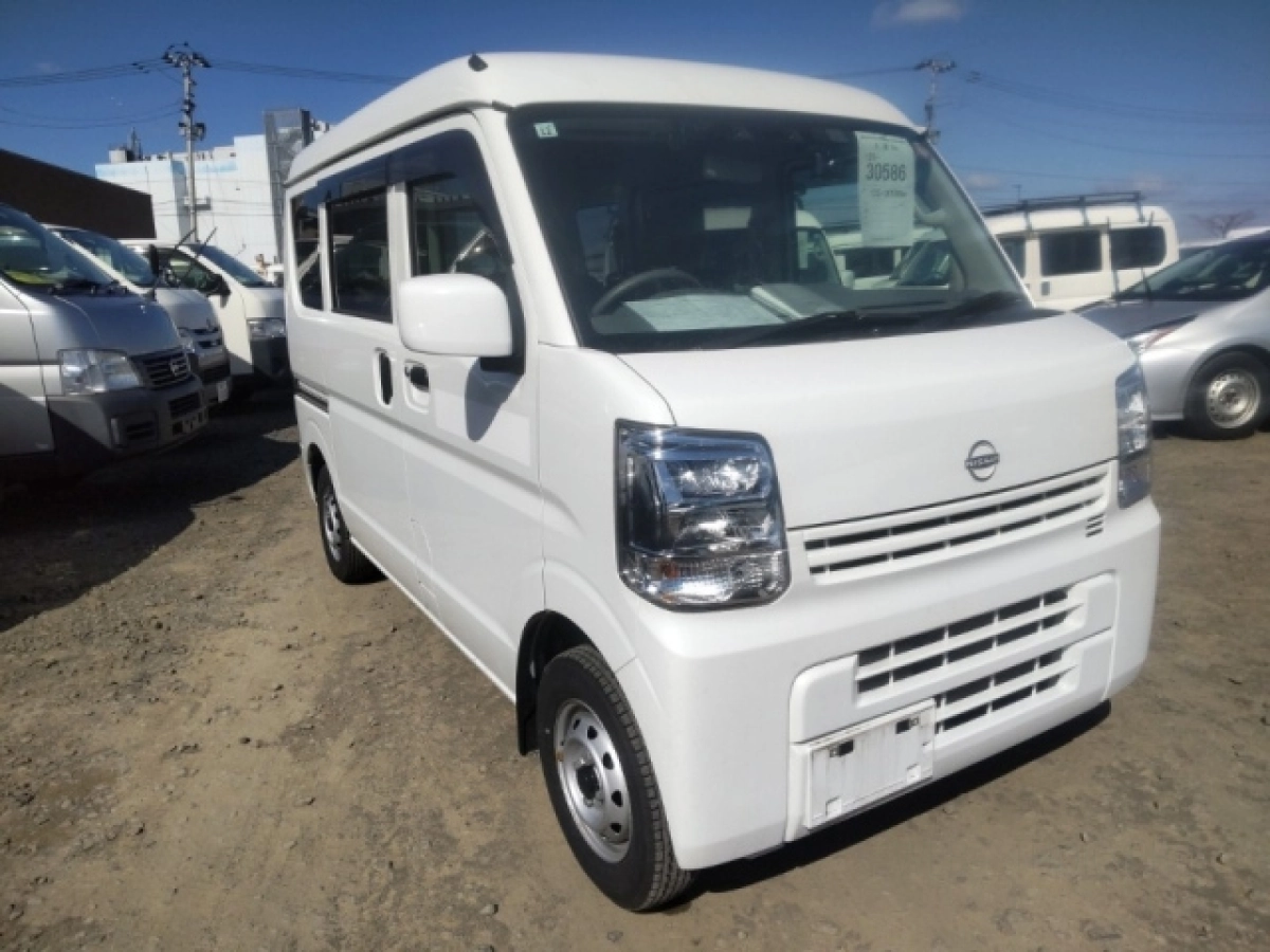 NISSAN CLIPPER VAN
