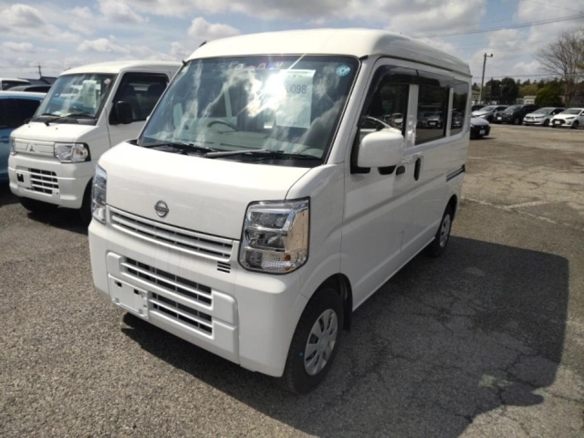 NISSAN CLIPPER VAN