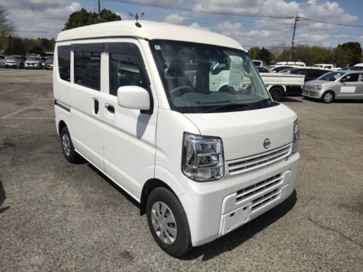 NISSAN CLIPPER VAN
