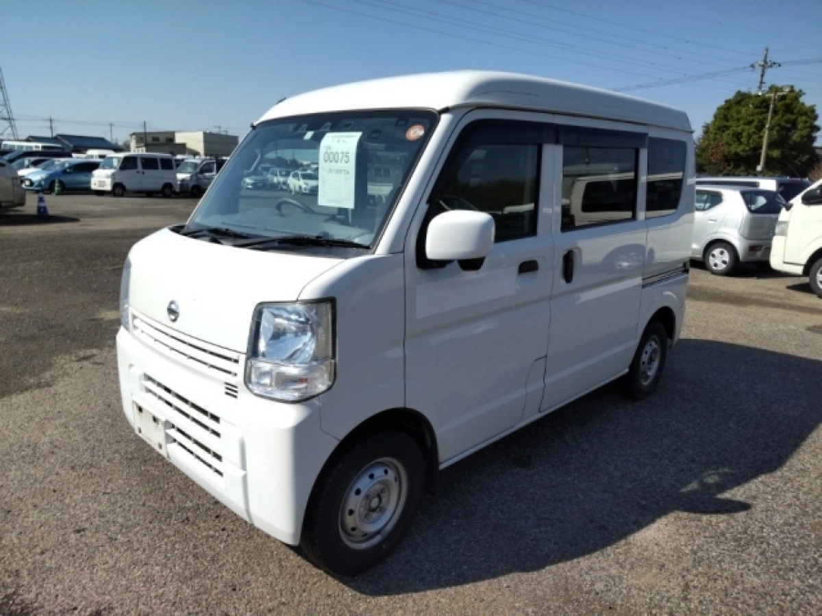 NISSAN CLIPPER VAN