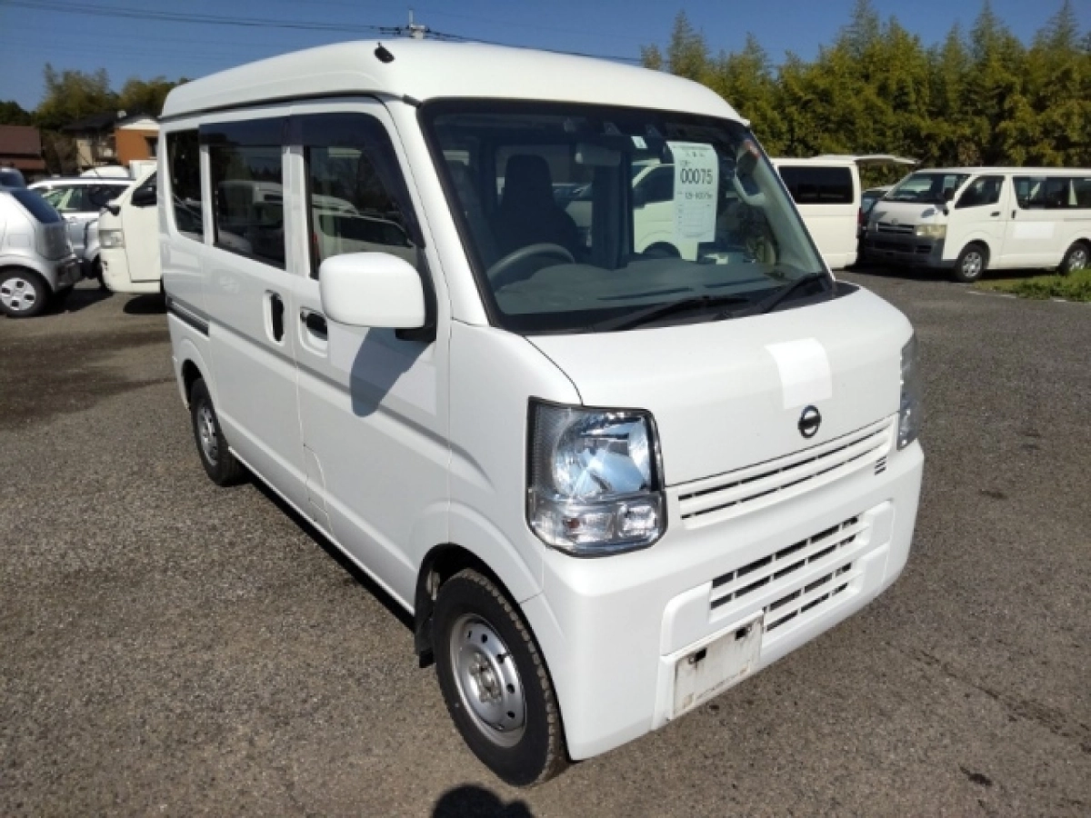 NISSAN CLIPPER VAN