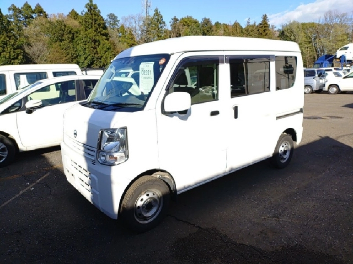 NISSAN CLIPPER VAN