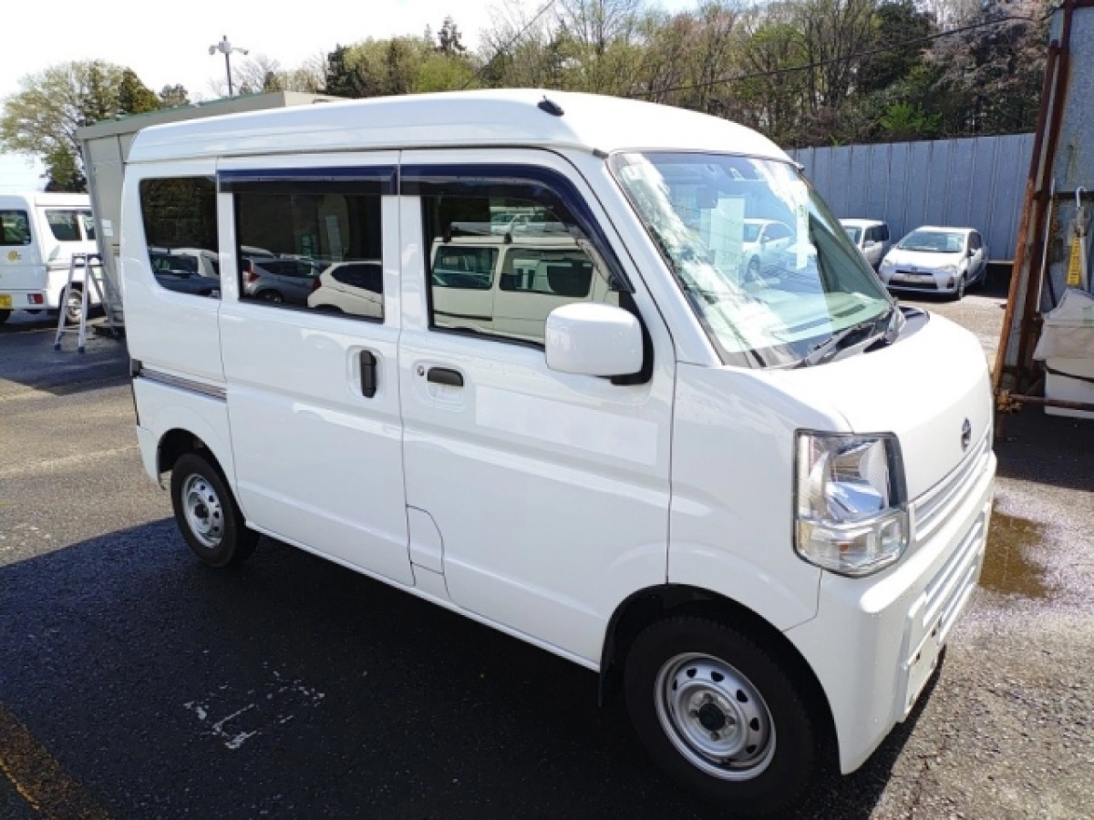 NISSAN CLIPPER VAN