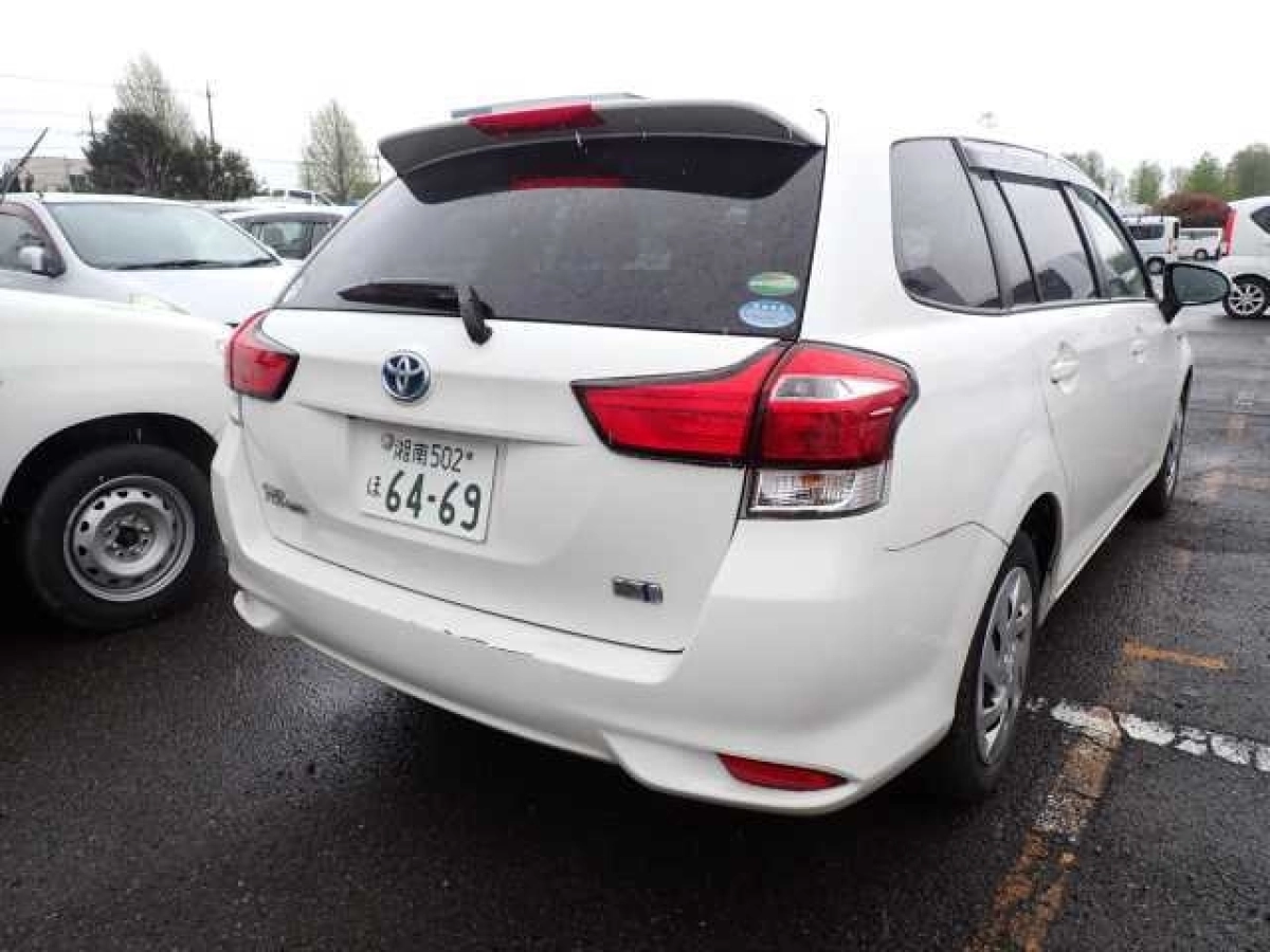 TOYOTA COROLLA FIELDER