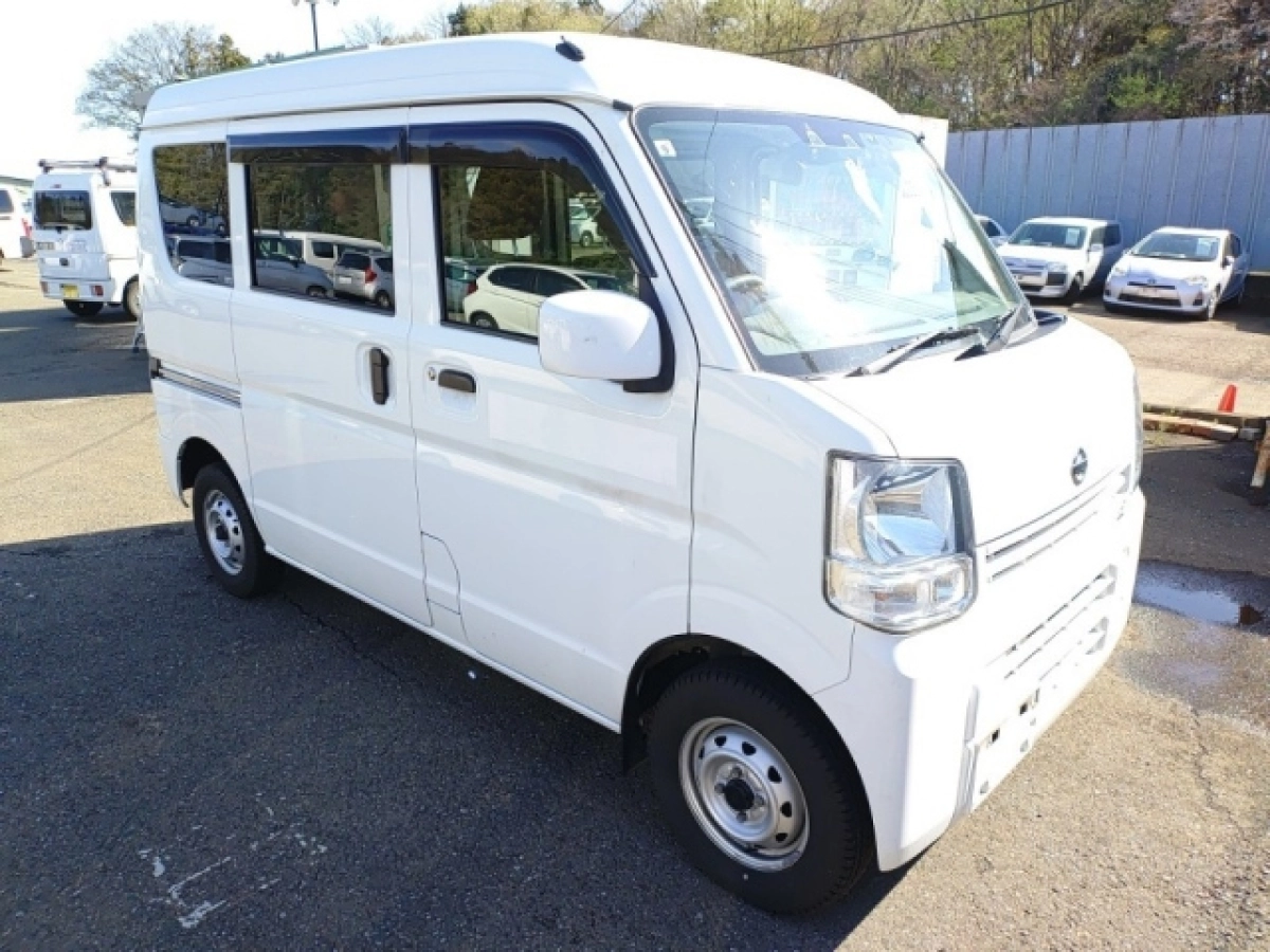 NISSAN CLIPPER VAN